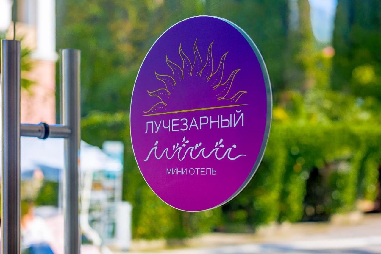 Мини-Отель Лучезарный Gagra Kültér fotó